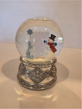 Kirkland Signature Photo Frame Musical Snow Globe "We Wish You A Merry Christmas